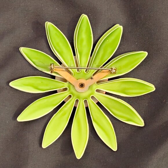 Vintage Sixties Enamel Flower Brooches - Picture 3 of 9